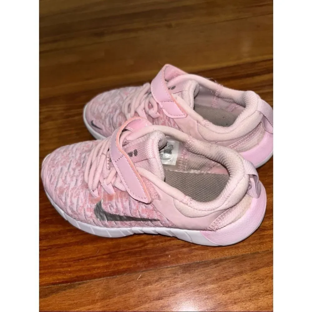 Nike kids pink